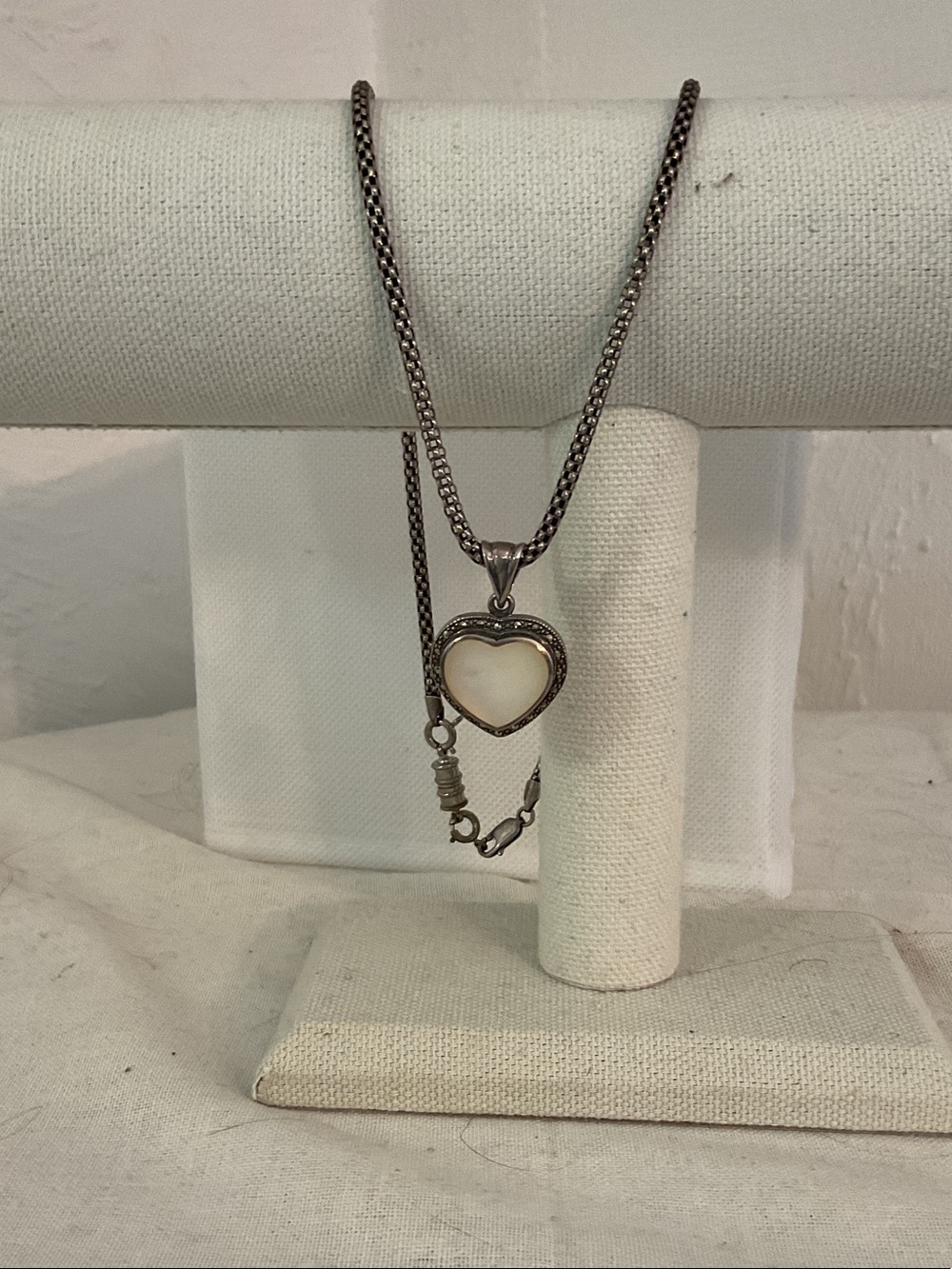 VTG Sterling Silver Mother of Pearl & Marcasite Heart Necklace Popcorn Chain 20”